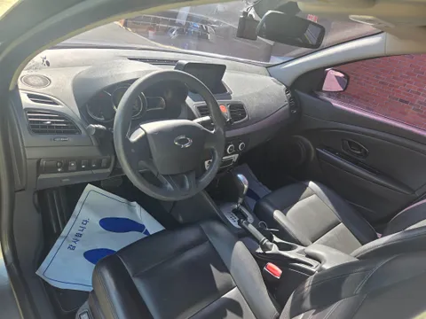 Renault SM3