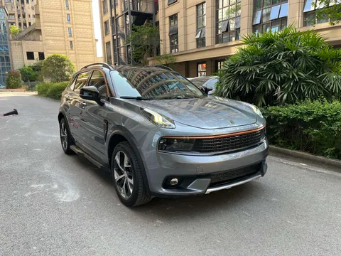 Lynk & Co 01