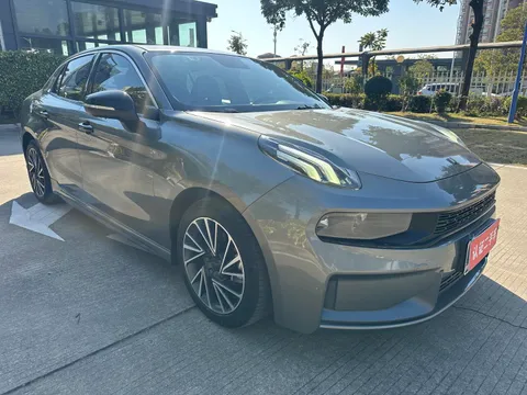 Lynk & Co 03