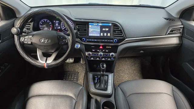 Hyundai Elantra (Avante)