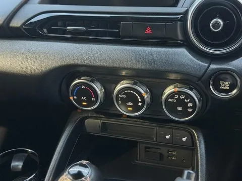 Mazda MX-5 (Roadster)