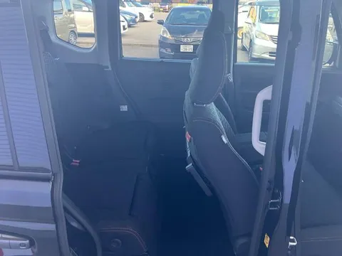Suzuki Spacia Gear