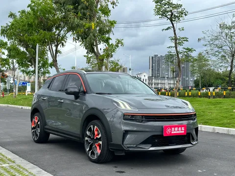 Lynk & Co 06