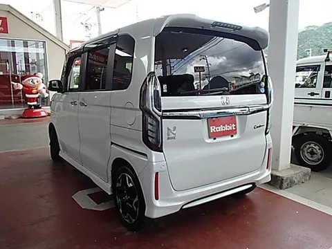 Honda N-BOX Custom