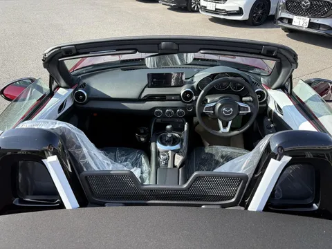 Mazda MX-5 (Roadster)