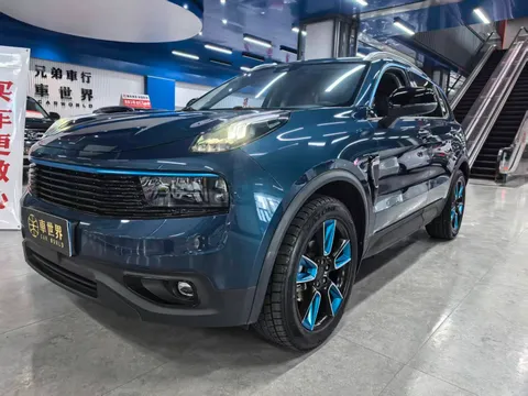 Lynk & Co 01