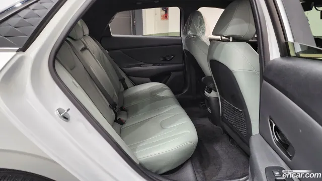 Hyundai Elantra (Avante)