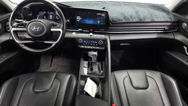 Hyundai Elantra (Avante)