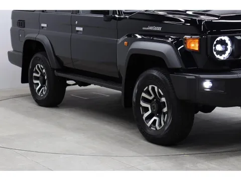 Toyota Land Cruiser 70