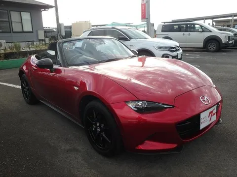 Mazda MX-5 (Roadster)