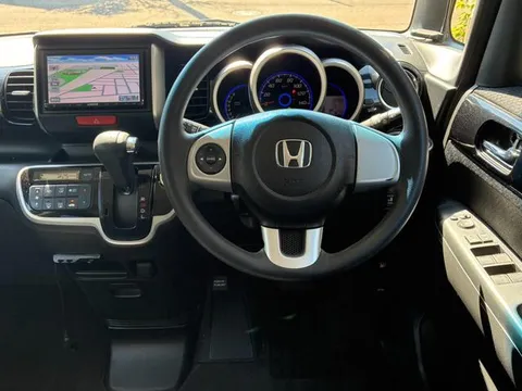 Honda N-BOX Custom