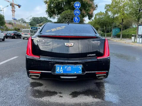 Cadillac XTS