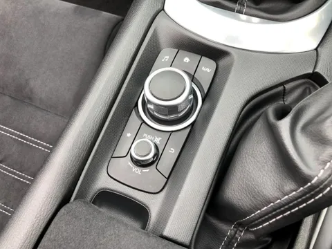 Mazda MX-5 (Roadster)
