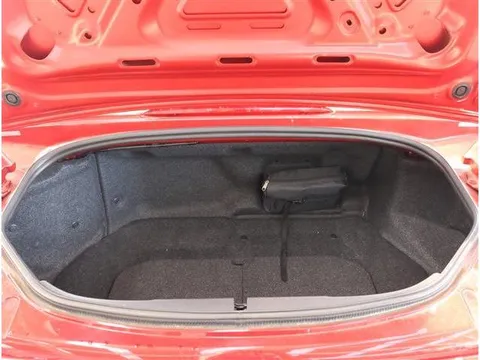 Mazda MX-5 (Roadster)