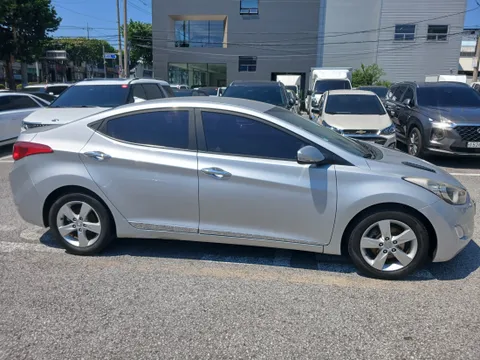 Hyundai Elantra (Avante)