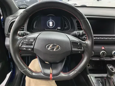 Hyundai Elantra (Avante)