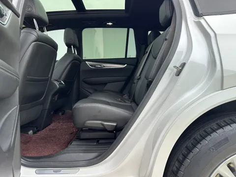 Cadillac XT6