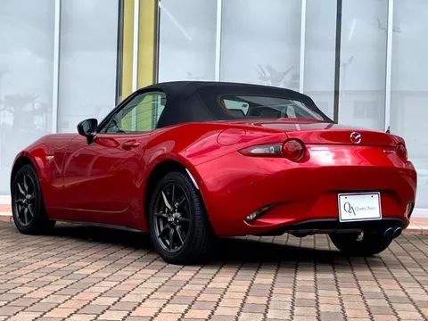 Mazda MX-5 (Roadster)