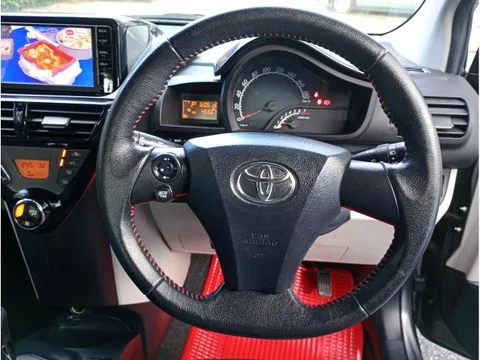 Toyota iQ