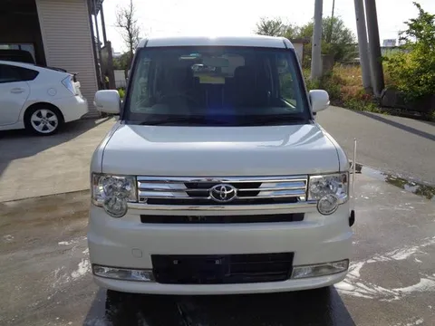 Toyota Pixis Space