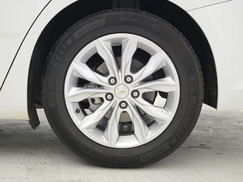 Chevrolet Malibu XL