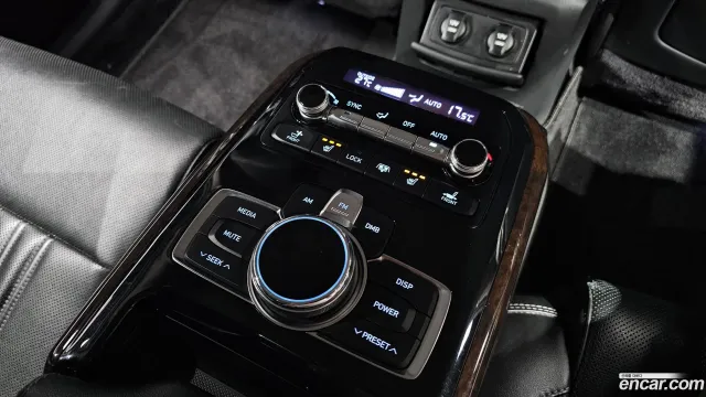 Genesis G90 (EQ900)