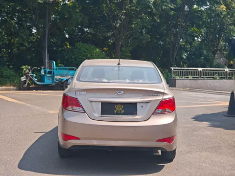 Hyundai Reina