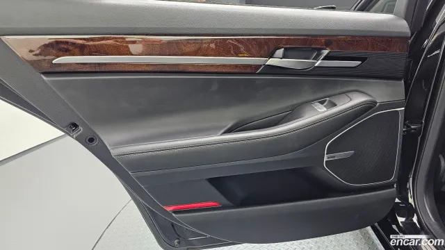 Genesis G90 (EQ900)