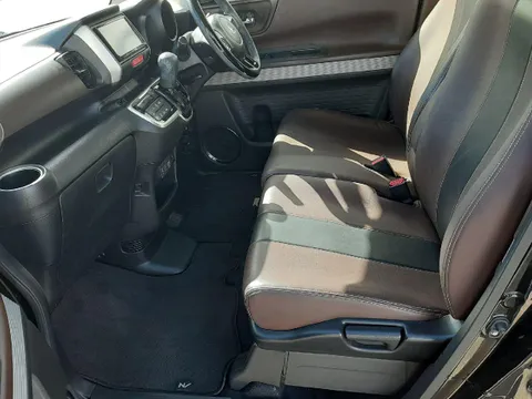 Honda N-BOX Slash