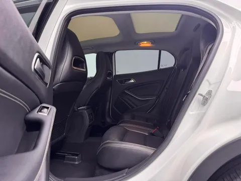 Mercedes-Benz Mercedes-Benz GLA