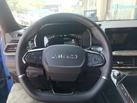 Lynk & Co Lynk & Co 06