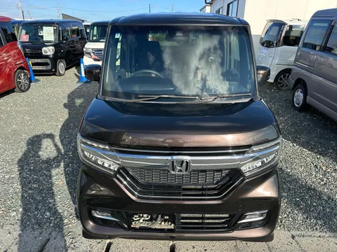 Honda N-BOX Custom