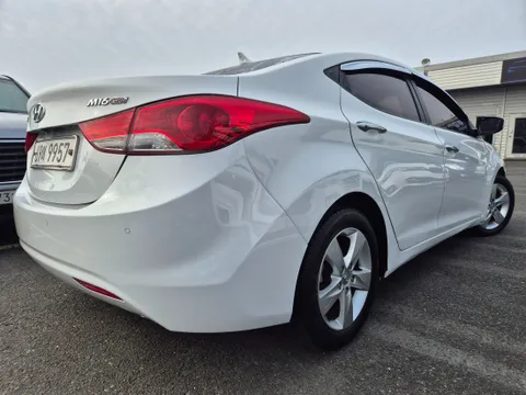 Hyundai Elantra (Avante)