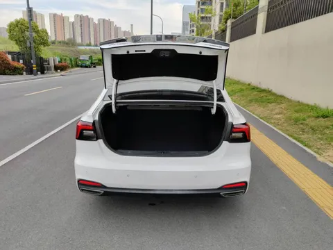 Roewe i6