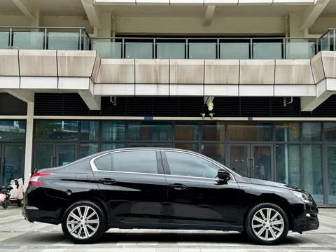 Peugeot 408