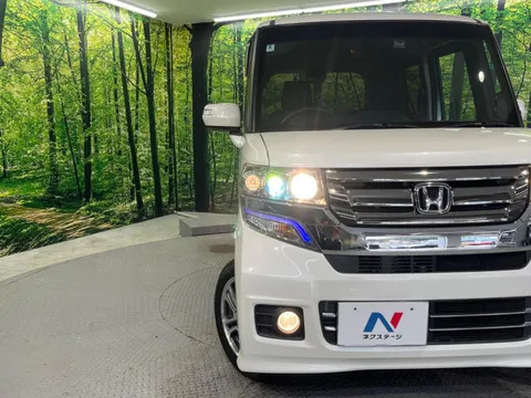 Honda N-BOX Custom