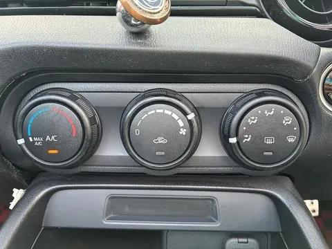 Mazda MX-5 (Roadster)
