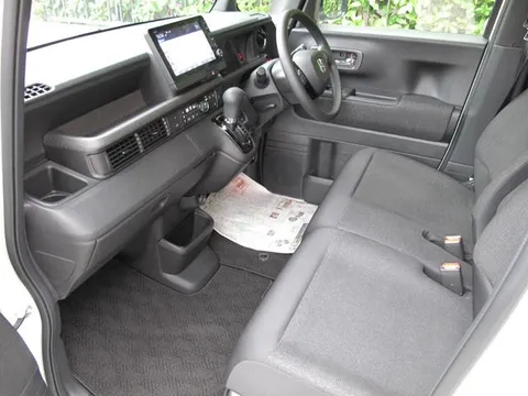 Honda N-BOX Custom