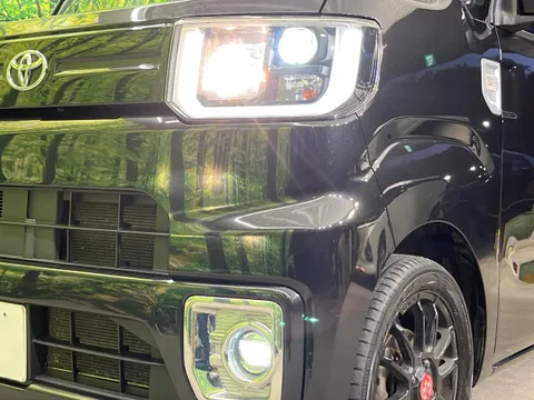 Toyota Pixis Mega