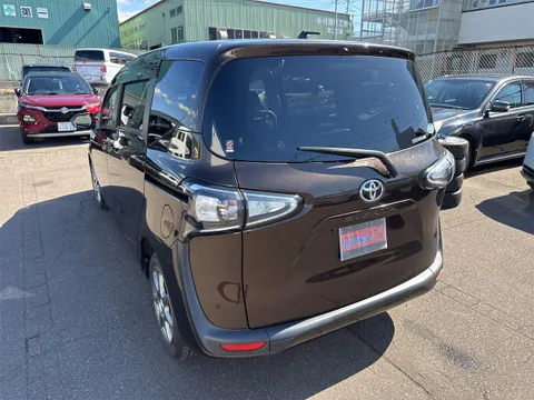 Toyota Sienta