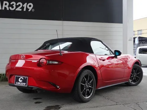 Mazda MX-5 (Roadster)