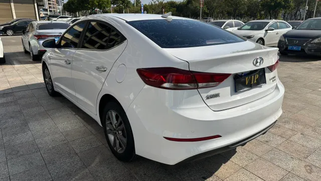 Hyundai Elantra (Avante)