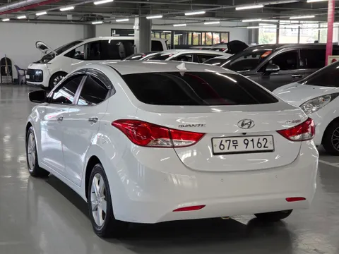 Hyundai Elantra (Avante)