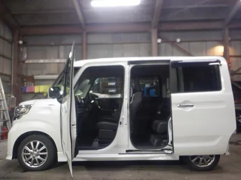 Suzuki Spacia Custom