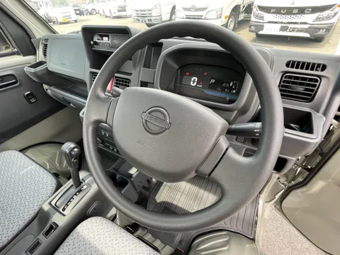 Nissan Clipper Truck
