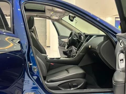 Infiniti Q50L