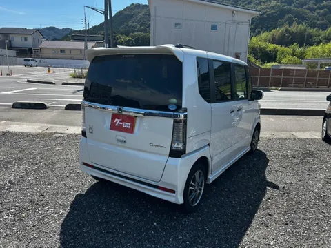 Honda N-BOX Custom