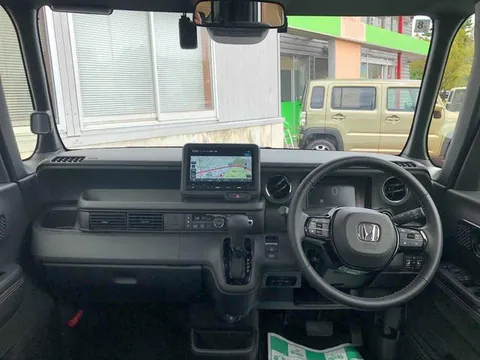 Honda N-BOX Custom