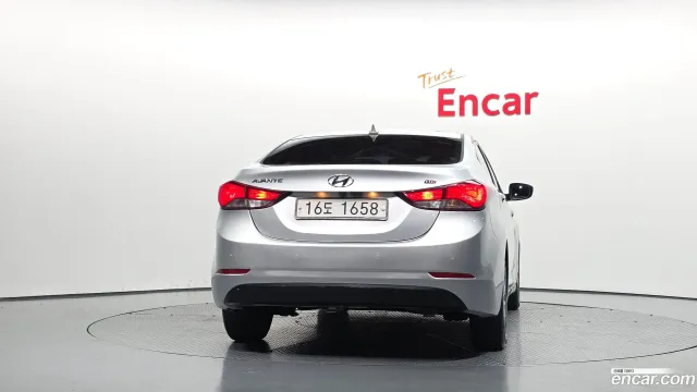 Hyundai Elantra (Avante)