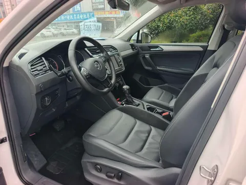 Volkswagen Tiguan L